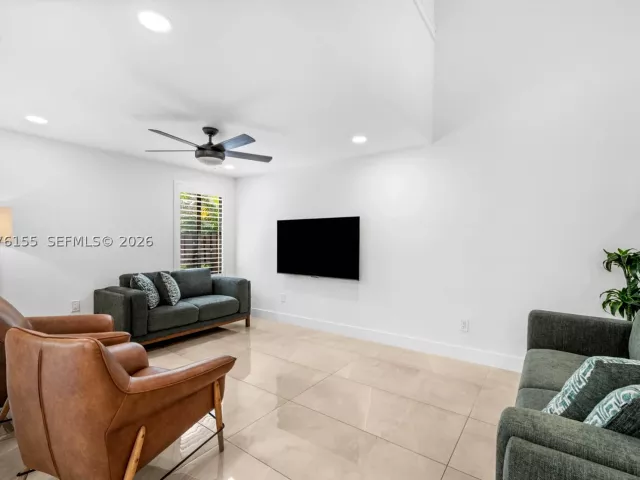Продажа дома по адресу 6711 SW 129th Ct - фото 9384629