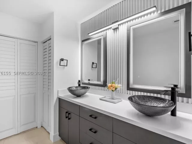 Продажа дома по адресу 6711 SW 129th Ct - фото 9384663