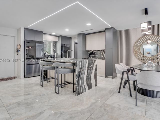 Продажа дома по адресу 2225 NE 16th Ave - фото 9456254