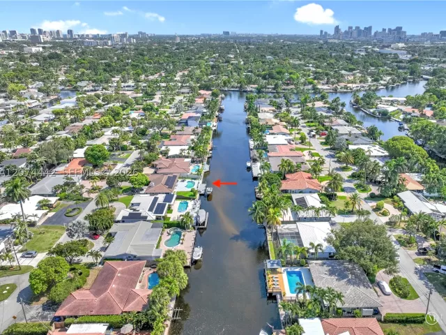 Продажа дома по адресу 2225 NE 16th Ave - фото 9456229