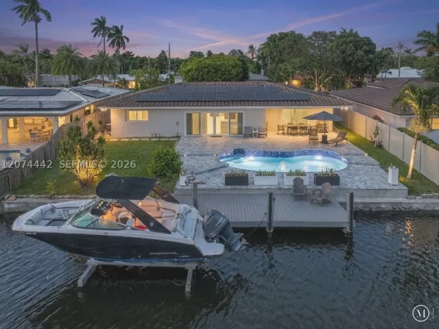 Продажа дома по адресу 2225 NE 16th Ave - фото 9456232