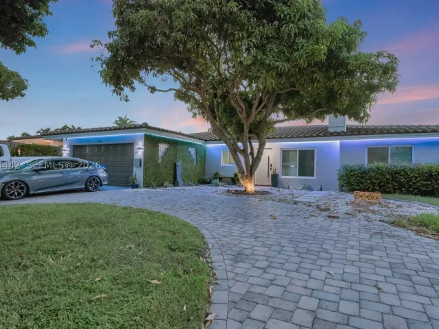 Продажа дома по адресу 2225 NE 16th Ave - фото 9456233