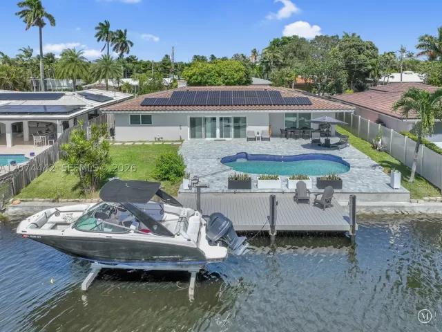 Продажа дома по адресу 2225 NE 16th Ave - фото 9456220