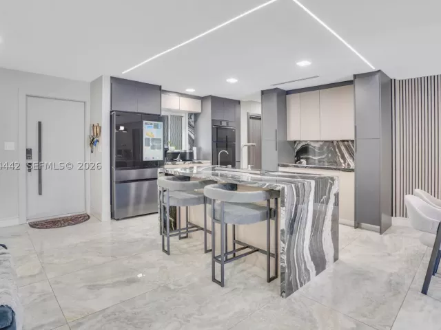 Продажа дома по адресу 2225 NE 16th Ave - фото 9456242