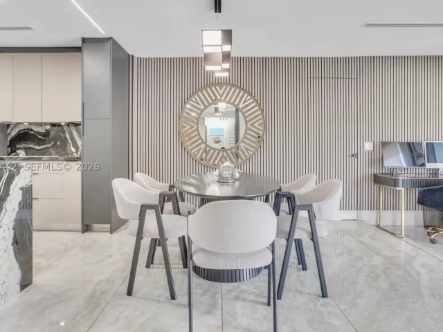 Продажа дома по адресу 2225 NE 16th Ave - фото 9456257