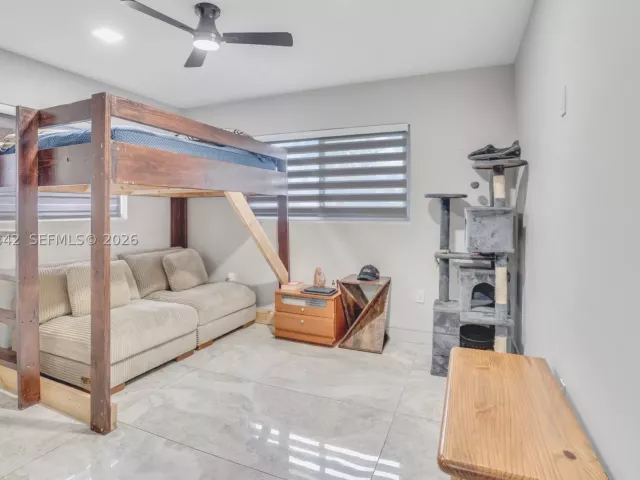 Продажа дома по адресу 2225 NE 16th Ave - фото 9456277
