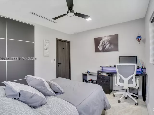 Продажа дома по адресу 2225 NE 16th Ave - фото 9456284