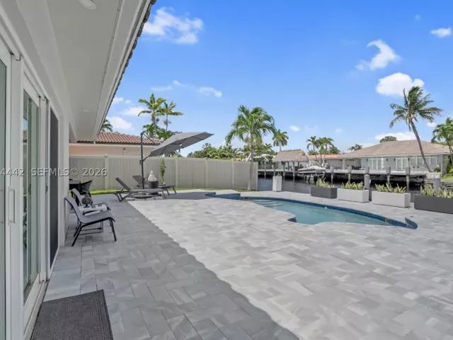 Продажа дома по адресу 2225 NE 16th Ave - фото 9456286