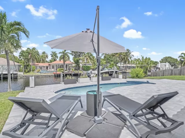 Продажа дома по адресу 2225 NE 16th Ave - фото 9456289