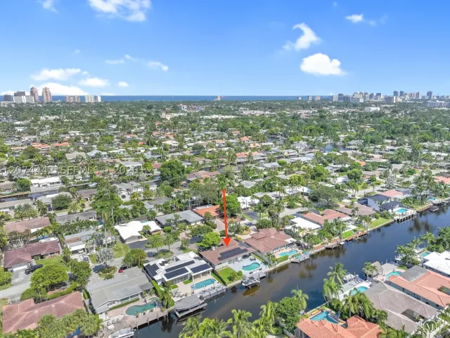 Продажа дома по адресу 2225 NE 16th Ave - фото 9456294