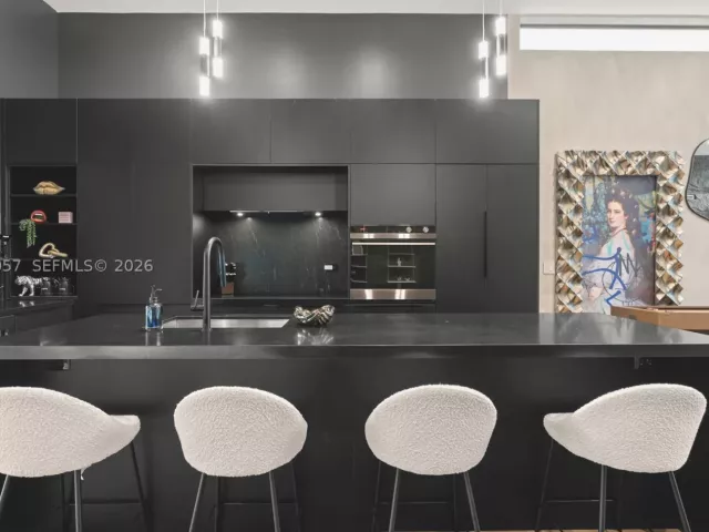 Продажа дома по адресу 400 NW 49th St - фото 9390570