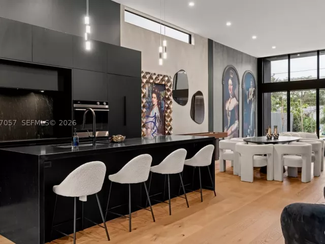 Продажа дома по адресу 400 NW 49th St - фото 9390571