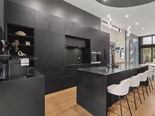 Продажа дома по адресу 400 NW 49th St - фото 9390572