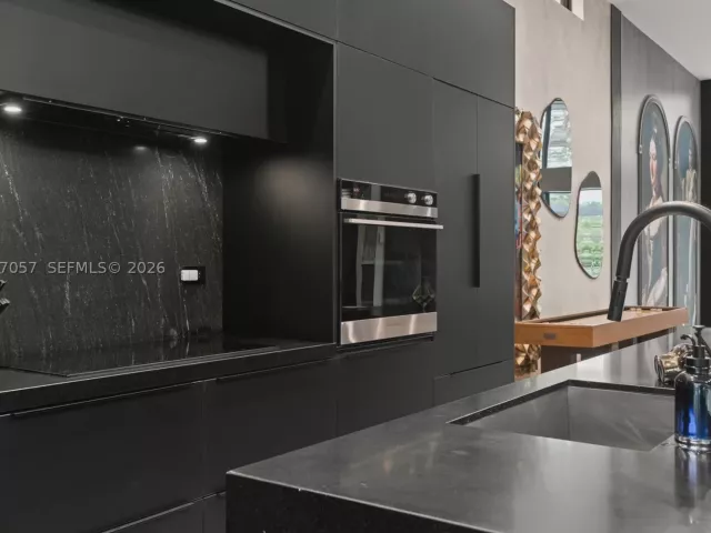 Продажа дома по адресу 400 NW 49th St - фото 9390573