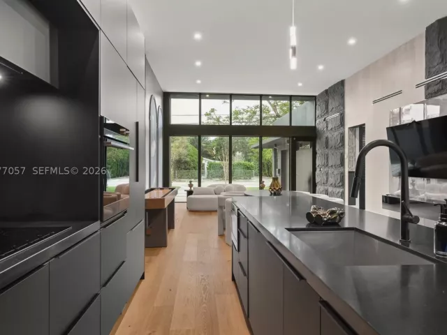 Продажа дома по адресу 400 NW 49th St - фото 9390574