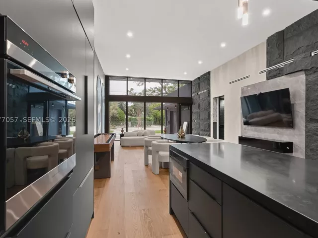 Продажа дома по адресу 400 NW 49th St - фото 9390577