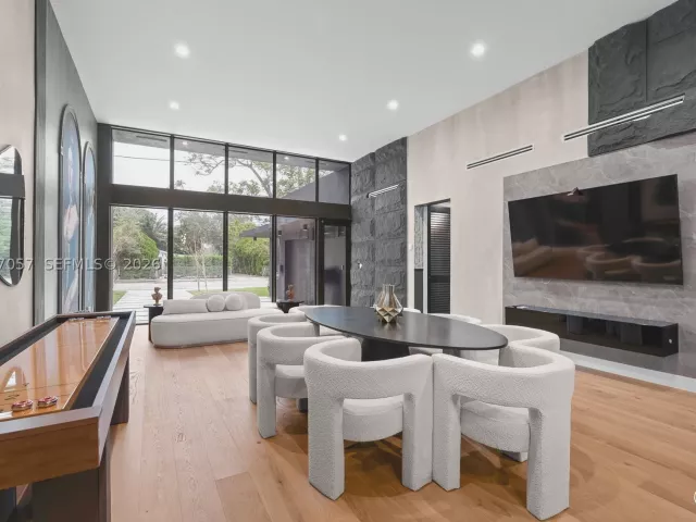 Продажа дома по адресу 400 NW 49th St - фото 9390578