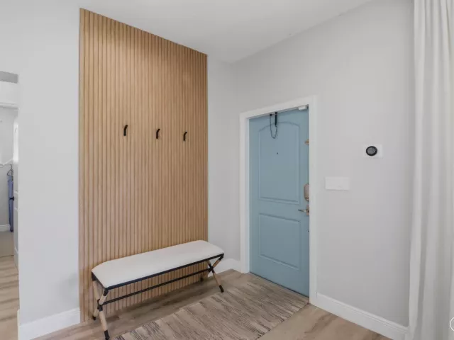 Продажа дома по адресу 398 NE 23rd Street - фото 9395144