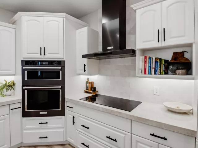 Продажа дома по адресу 398 NE 23rd Street - фото 9395152