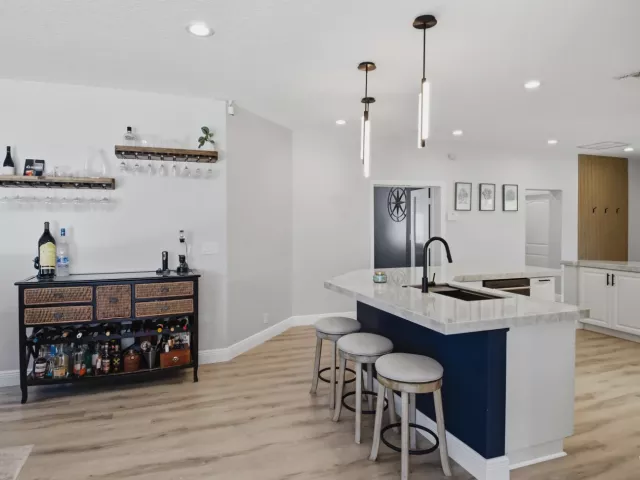 Продажа дома по адресу 398 NE 23rd Street - фото 9395161