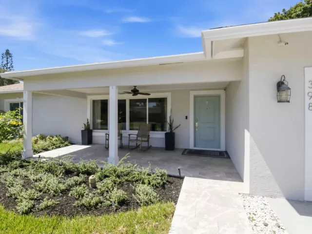 Продажа дома по адресу 398 NE 23rd Street - фото 9395136