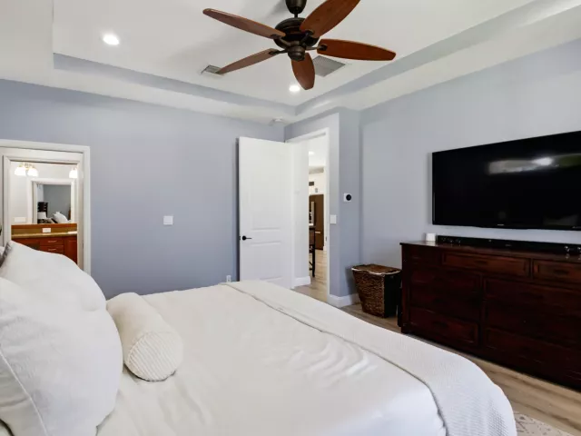 Продажа дома по адресу 398 NE 23rd Street - фото 9395163