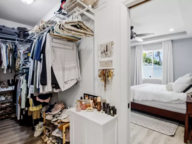 Продажа дома по адресу 398 NE 23rd Street - фото 9395166