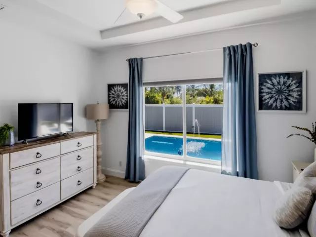 Продажа дома по адресу 398 NE 23rd Street - фото 9395171