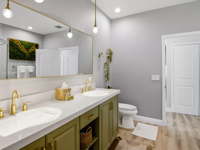 Продажа дома по адресу 398 NE 23rd Street - фото 9395174