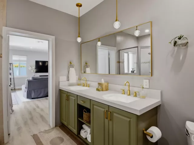 Продажа дома по адресу 398 NE 23rd Street - фото 9395175