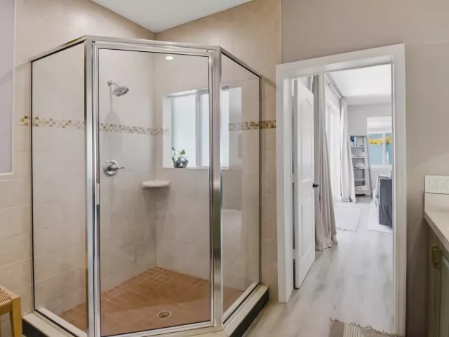 Продажа дома по адресу 398 NE 23rd Street - фото 9395177