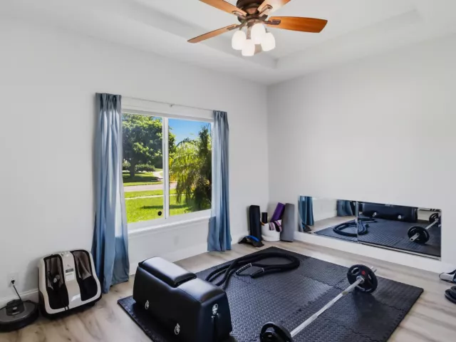 Продажа дома по адресу 398 NE 23rd Street - фото 9395178