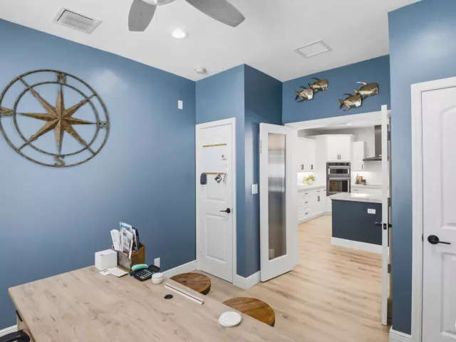 Продажа дома по адресу 398 NE 23rd Street - фото 9395181