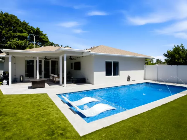 Продажа дома по адресу 398 NE 23rd Street - фото 9395183