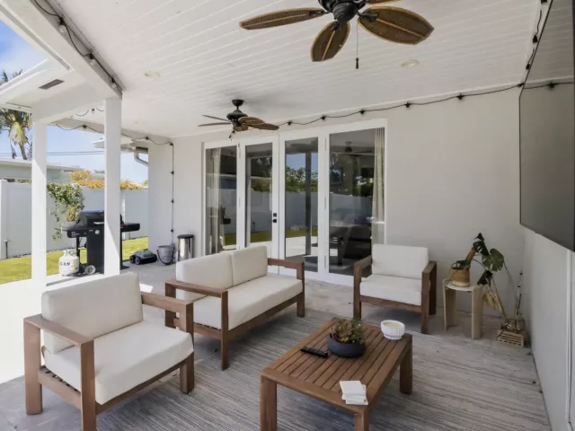 Продажа дома по адресу 398 NE 23rd Street - фото 9395192