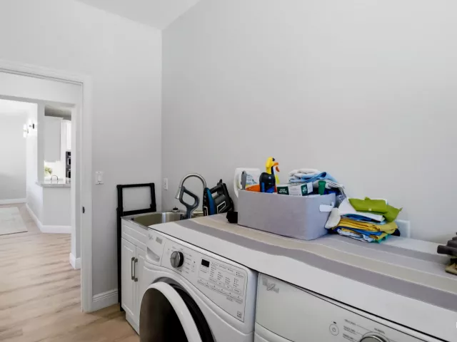 Продажа дома по адресу 398 NE 23rd Street - фото 9395198