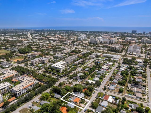 Продажа дома по адресу 319 SW 2ND Street - фото 9422600