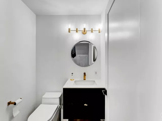 Продажа дома по адресу 5600 Cambridge Boulevard - фото 9383591