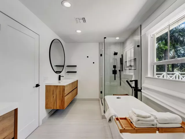 Продажа дома по адресу 5600 Cambridge Boulevard - фото 9383594