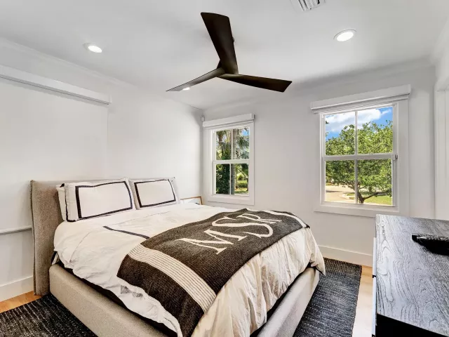 Продажа дома по адресу 5600 Cambridge Boulevard - фото 9383596