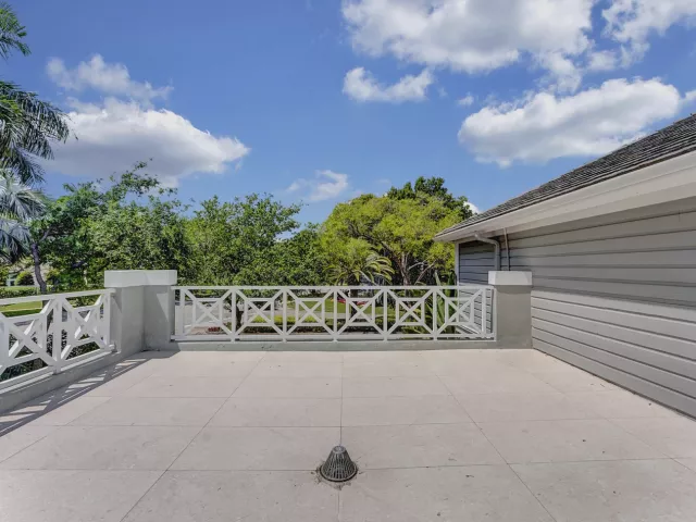 Продажа дома по адресу 5600 Cambridge Boulevard - фото 9383598