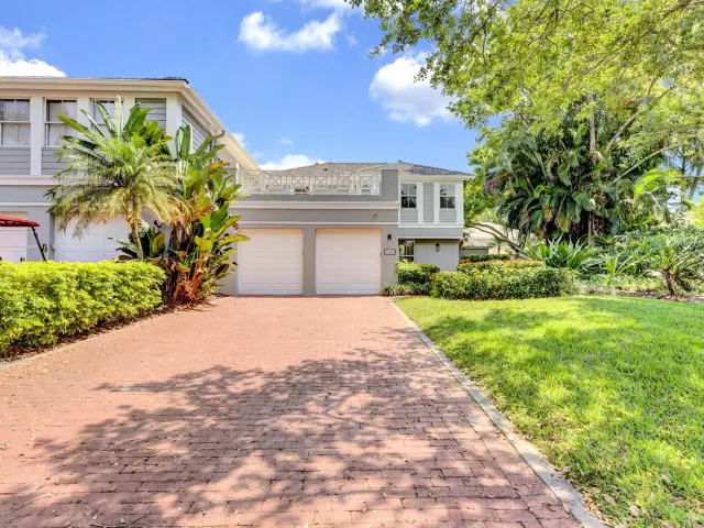 Продажа дома по адресу 5600 Cambridge Boulevard - фото 9383583