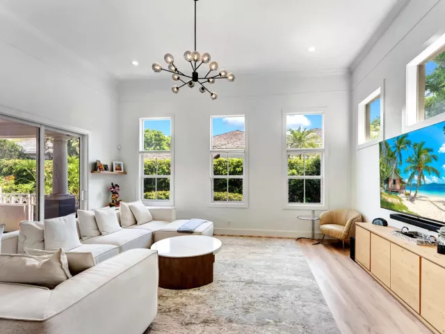 Продажа дома по адресу 5600 Cambridge Boulevard - фото 9383590