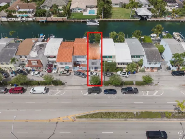 Продажа дома по адресу 2117 NE 123rd St - фото 9385354