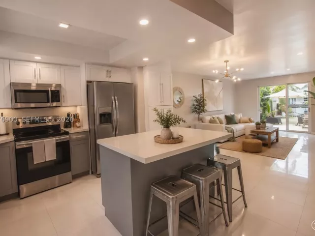 Продажа дома по адресу 2117 NE 123rd St - фото 9385346