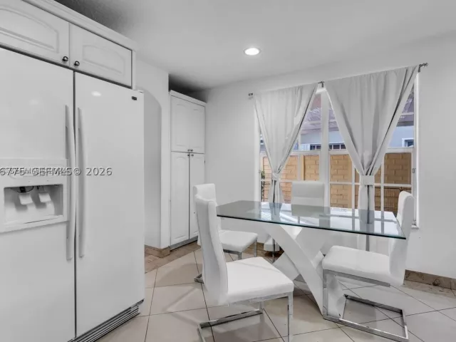 Продажа дома по адресу 13904 SW 18th Ter - фото 9393958