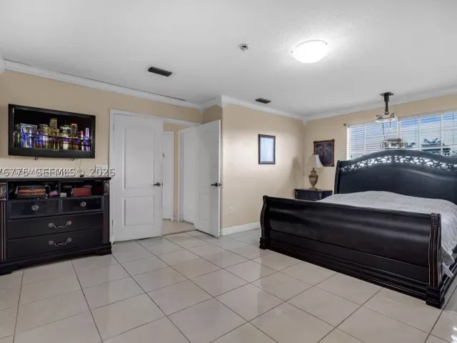 Продажа дома по адресу 13904 SW 18th Ter - фото 9393965