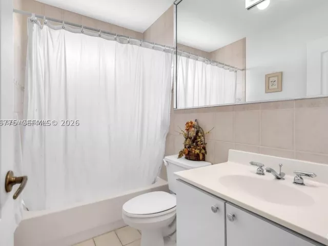 Продажа дома по адресу 13904 SW 18th Ter - фото 9393973