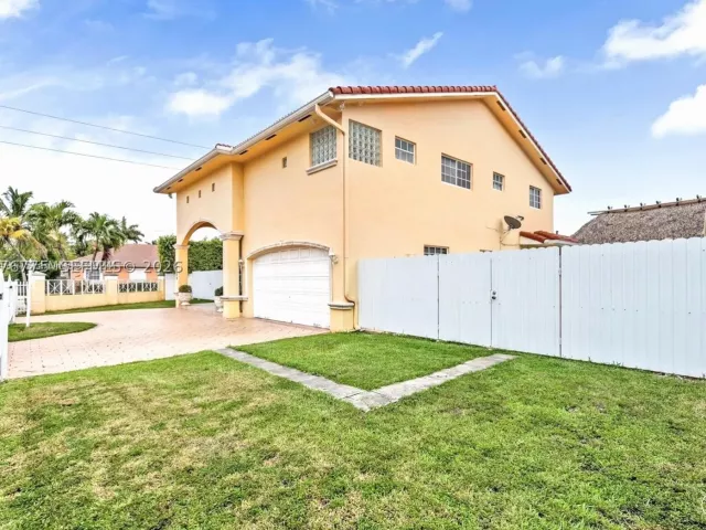 Продажа дома по адресу 13904 SW 18th Ter - фото 9393950