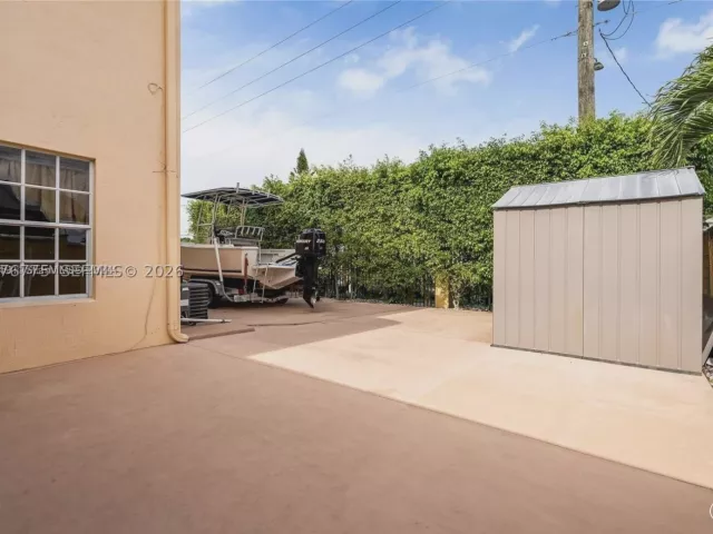 Продажа дома по адресу 13904 SW 18th Ter - фото 9393981